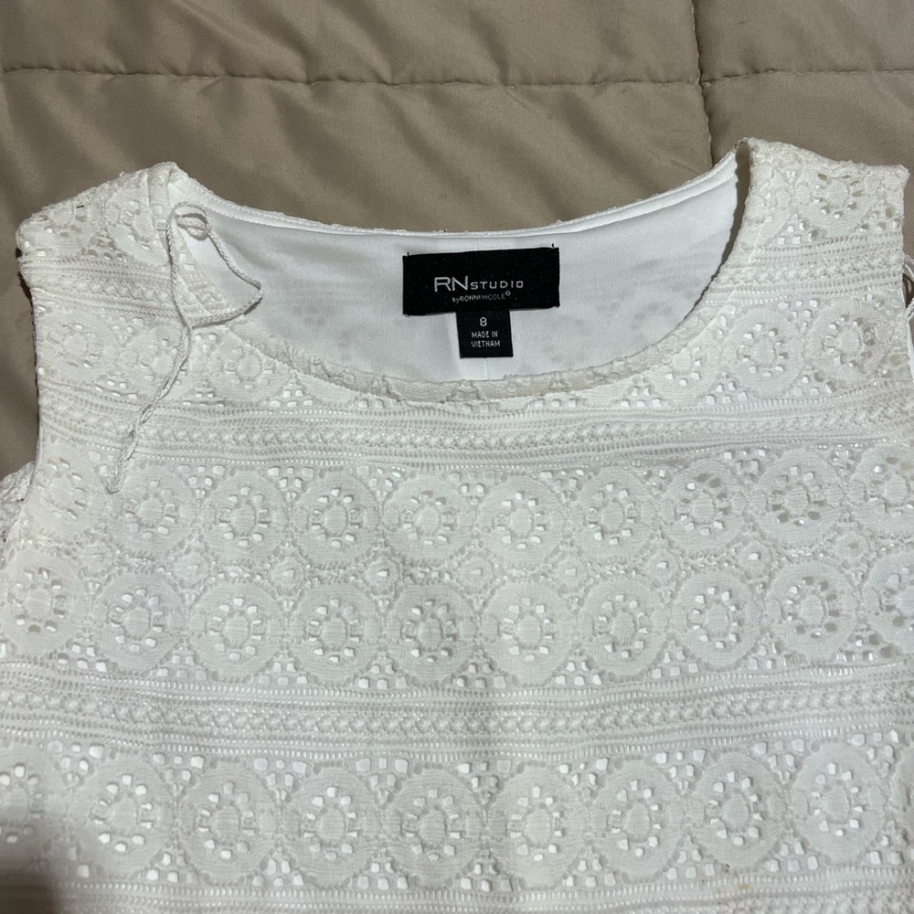 White Dress, Size 8, Brand RN Studio, Pretty lace design with lining.